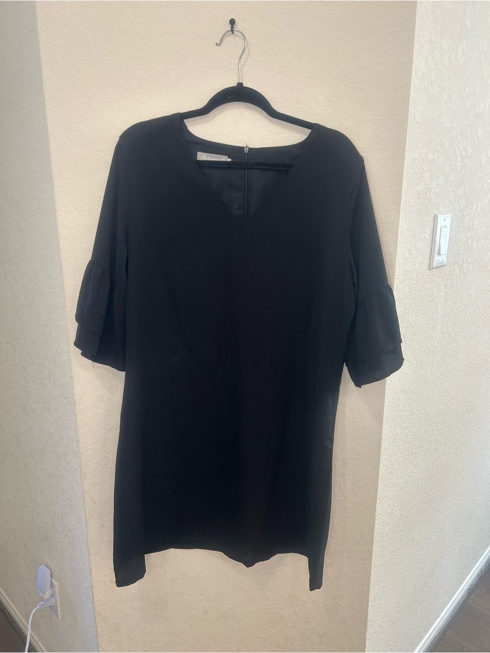 Belongsci Black V-Neck Ruffle Sleeve Tunic Dress